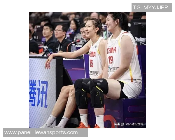FIBA发布中国女篮搞怪写真张子宇与韩旭展现青春活力与团队精神 FIBA发布中国女篮搞怪写真张子宇与韩旭展现青春活力与团队精神